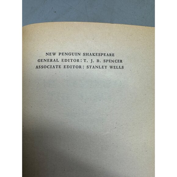 The Taming of the Shrew book paperback 1984 English New Penguin 254pgs READ - Picture 3 of 4